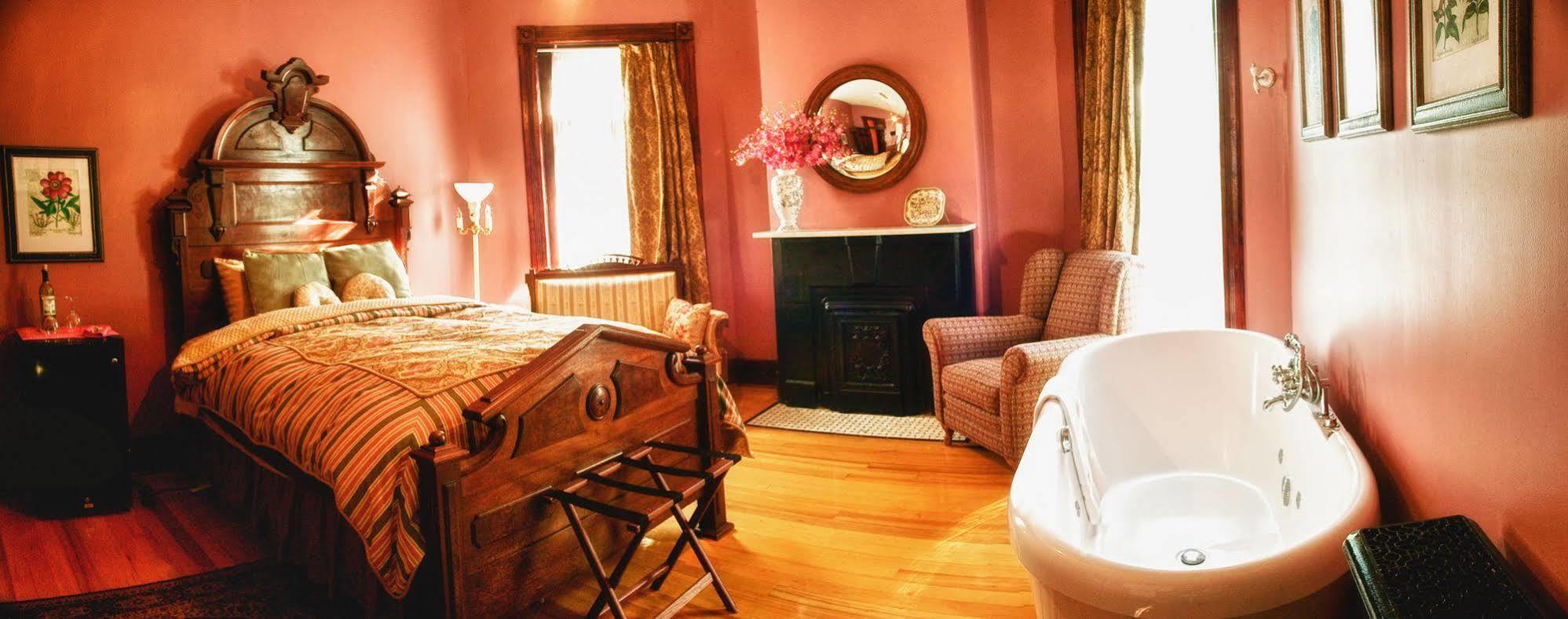 セント・ジョセフ ウイスキー マンション Bed & Breakfast エクステリア 写真